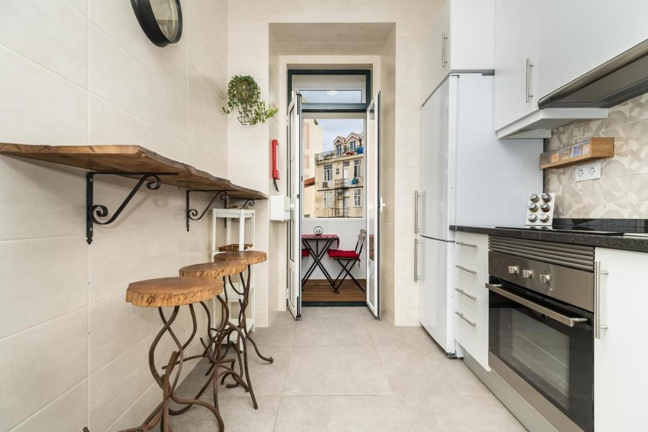 Rustic M2 R1 - Amazing Double Room With Shared Bathroom リスボン エクステリア 写真